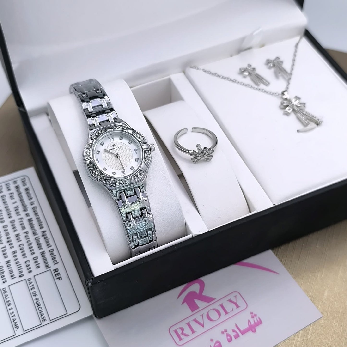 ساعة نسائية أنثوية